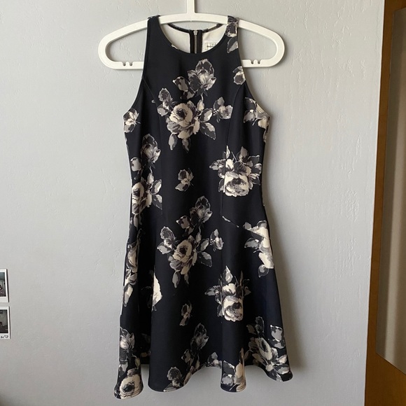 Abercrombie Larissa Neoprene Floral Skater Dress - Picture 3 of 10